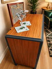 Elegant 1948 Vintage Mid Century Modern RCA Radio/Phono Bar Cabinet Conversion