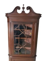 BIGGS SOLID MAHOGANY COLONIAL CORNER CABINET