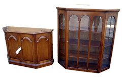 51131 BIGGS MAHOGANY 2 Piece ARCHED GLASS DOOR CHINA CABINET
