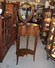 Antique Quarter sawn Oak Shaving Stand – Mirror swivels