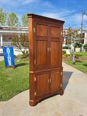 Mahogany Two Part Form Corner Cupboard Crafted By Pug Moore 20th-century