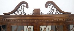 Henredon Large 78″ Wide Mahogany Breakfront MINT