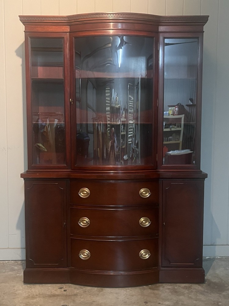 Vintage 1950s Drexel New Travis Court Mahogany Bow FrontChina Cabinet Hutch
