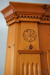 60009: STEPHEN VON HOHEN Country Pine Architectural Corner Cabinet