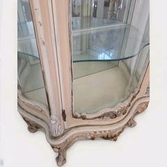 Luxury Vintage Italian Louis XV Rococo Curio display cabinet