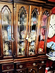 VTG Broyhill Cherry Wood China Cabinet Lighted Display 2 pc Curio Hutch Storage