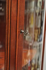 Vintage Morganton Duncan Phyfe Mahogany Bow Front Corner China Cabinet Curio