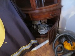 ANTIQUE CORNER HUTCH