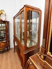 Antique French Louis XV Kingwood Vitrine Curio Display Cabinet Bronze Mounted