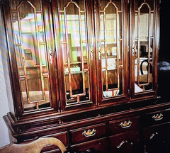 Broyhill Heirloom Queen Ann Style Hutch Wood Buffet Storage Cabinet Brass Handle