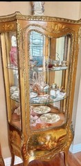 French kingwood and gilt mounted vitrine curio cabinet Fine quality antique