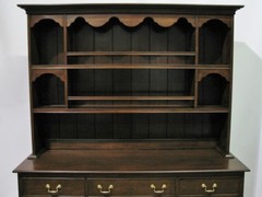Harden Furniture Chippendale Style Cherry Buffet & Hutch; Excellent Condition