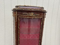 67095 Louis XV Curio China Cabinet with Bronze ormalu
