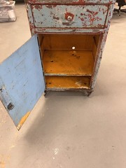 Vintage Steel Medical Cabinet Apothecary Chest Electroweld Mfg Co. 1951