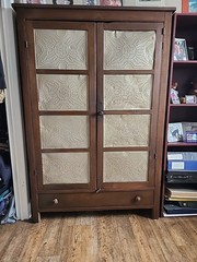 19TH C AMERICAN PIE SAFE WITH TIN PANELS OF STAR MOTIF