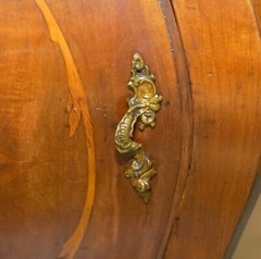 FINE PAIR OF ANTIQUE 1880 ITALIAN MARBLE TOP BOMBE NIGHTSTAND SIDE TABLE CHEST