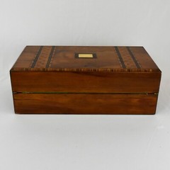 English Travel desk, in exotic wood, rosewood and with inlays, early 19th centur