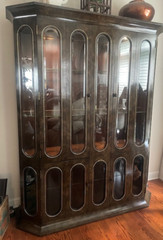1970s Vintage Mastercraft William Doezema Amboyna Wood & Brass Lighted Vitrine