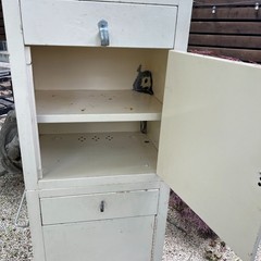 Vintage 1940s–1950s Industrial Medical Cabinet Cream-Painted Steel Multi-Compart