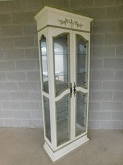 Hekman French Country Style Alabaster Lime Green Lighted Curio Cabinet