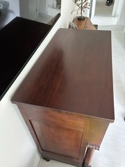 Gorgeous Antique American crotch mahogany 5 drawer dresser chest, circa 1850’s