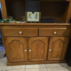 Exquisite Antique Oak China Hutch, with lit China cabinets, from the 60s – 80s