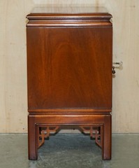 ORIENTAL CHINESE STYLE TEAK SIDE TABLE SIZED CABINET FOR MEDIA BOX STORAGE