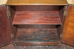 FULLY RESTORED FINE & ANTIQUE GEORGIAN SHERATON COLLECTORS CABINET CIRCA 1820