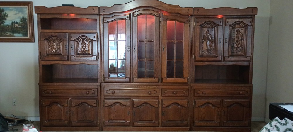 German Shrank (Wall Unit). Very Nice w/carved doors.