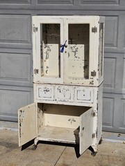ANTIQUE METAL CABINET INDUSTRIAL MEDICAL APOTHECARY GLASS DOORS COLLECTIBLE MEMO