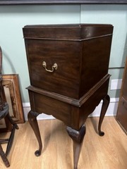 Vintage Henkel Harris Wine Cellarette Mahogany Queen Anne Silver Chest w/ Key