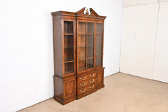Henredon Georgian Carved Mahogany Lighted Breakfront Bookcase Cabinet