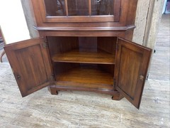 Statton Chippendale Style Solid Cherry Corner Cabinet with Keys