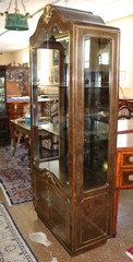 Mastercraft Burled Wood Hollywood Regency Style Display Curio Cabinet