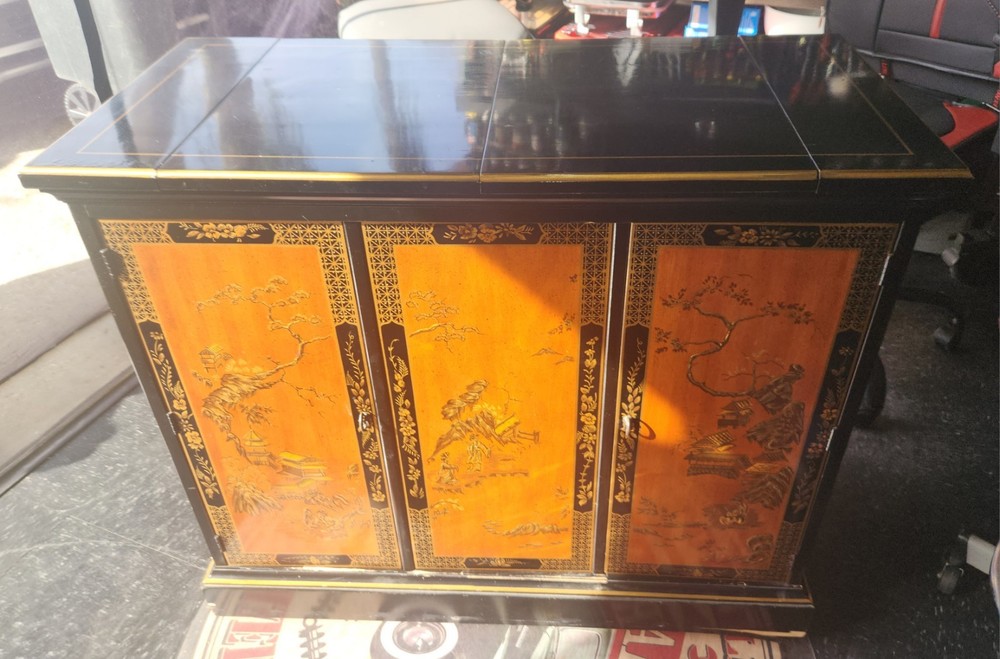 Drexel ‘Et Cetera’ Chinoiserie Flip Top Server Used