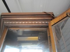 RETRO 70’S STYLE CURIO CABINET, CARVED WOOD, MIRRORED BACK