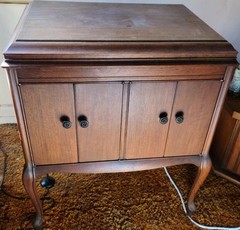 Antique Solid Wood Victrola Record Player Cabinet – CABINET ONLY – VGC – USEFUL