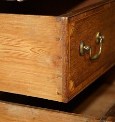 EXQUISITE ANTIQUE 1800 SHERATON INLAID HOUSEKEEPERS CUPBOARD WARDROBE DRAWERS