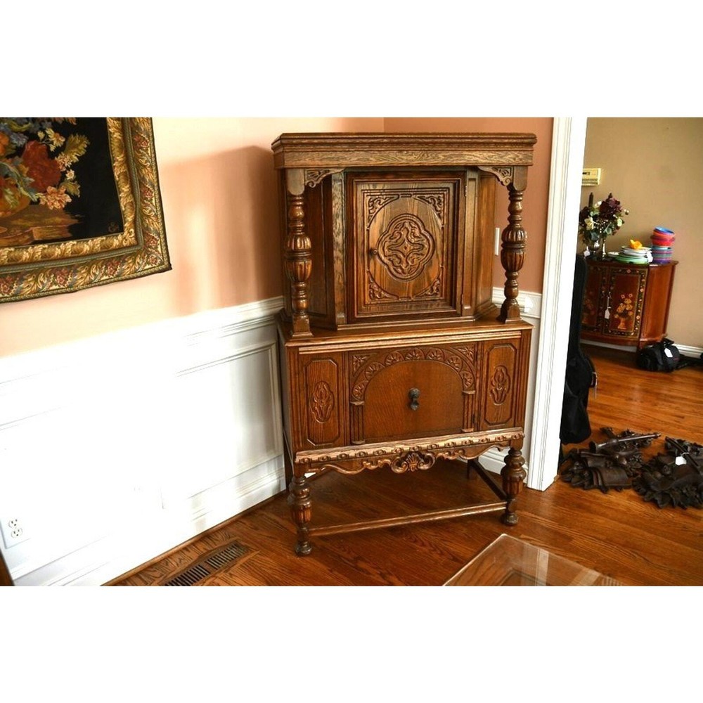 Jacobean Style Solid Wood Cabinet 1920’s Renaissance Architecture England Style