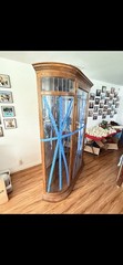 VINTAGE OAK CHINA CURIO CABINET W CUT & ETCHED GLASS