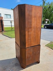 Mahogany Two Part Form Corner Cupboard Crafted By Pug Moore 20th-century