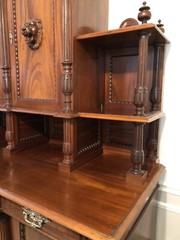 Super Rate/Big/Heavy And Beautiful Antique Red Oak Wooden Loin Heads Cabinet
