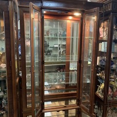 VTG Mid-Century Solid Walnut Wood Glass 4 Shelf Lighted Curio Cabinet 37″L 76″H