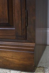 73492: ETHAN ALLEN Maple 2 Door China Cabinet