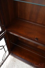 L61982: THOMASVILLE Chippendale Style Cherry Curio Display Cabinet