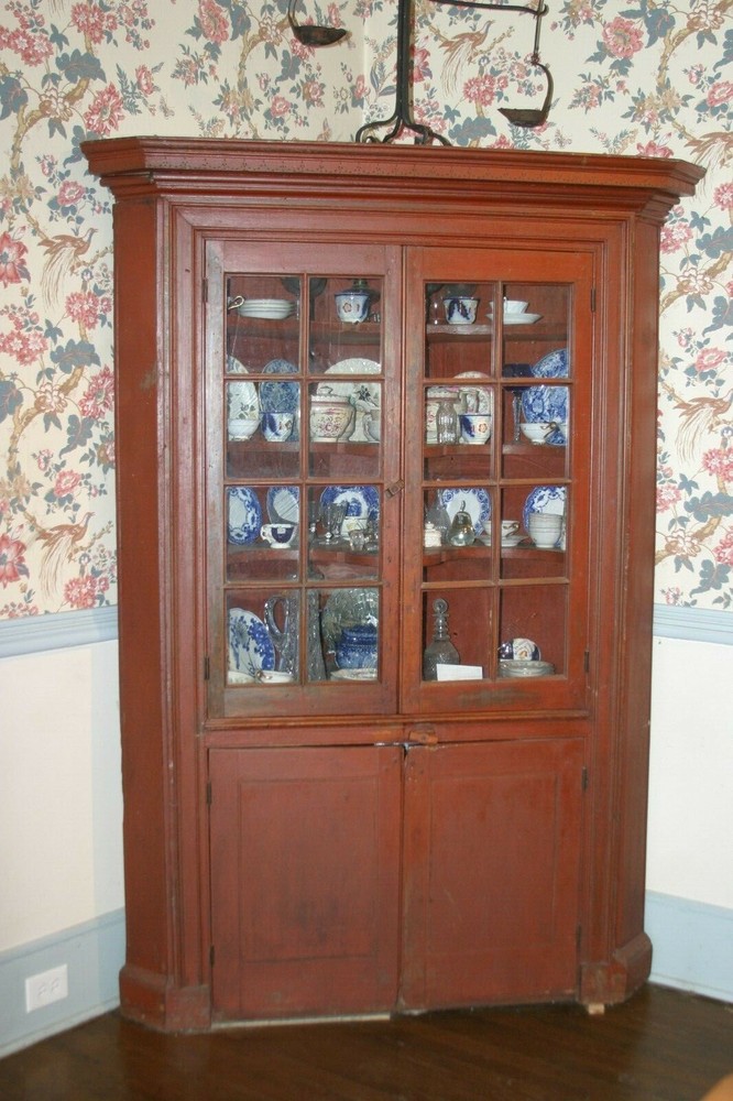 ANTIQUE CORNER CUPBOARD