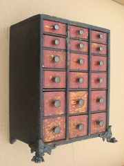 ORIGINAL OLD AMERICAN MADE SMALL 18 DRAWER WOODEN SPICE OR VALUABLES CABINET