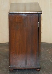 FULLY RESTORED FINE & ANTIQUE GEORGIAN SHERATON COLLECTORS CABINET CIRCA 1820