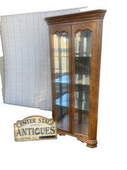 66429 Oak American of Martinsville Furniture Corner China Curio Cabinet