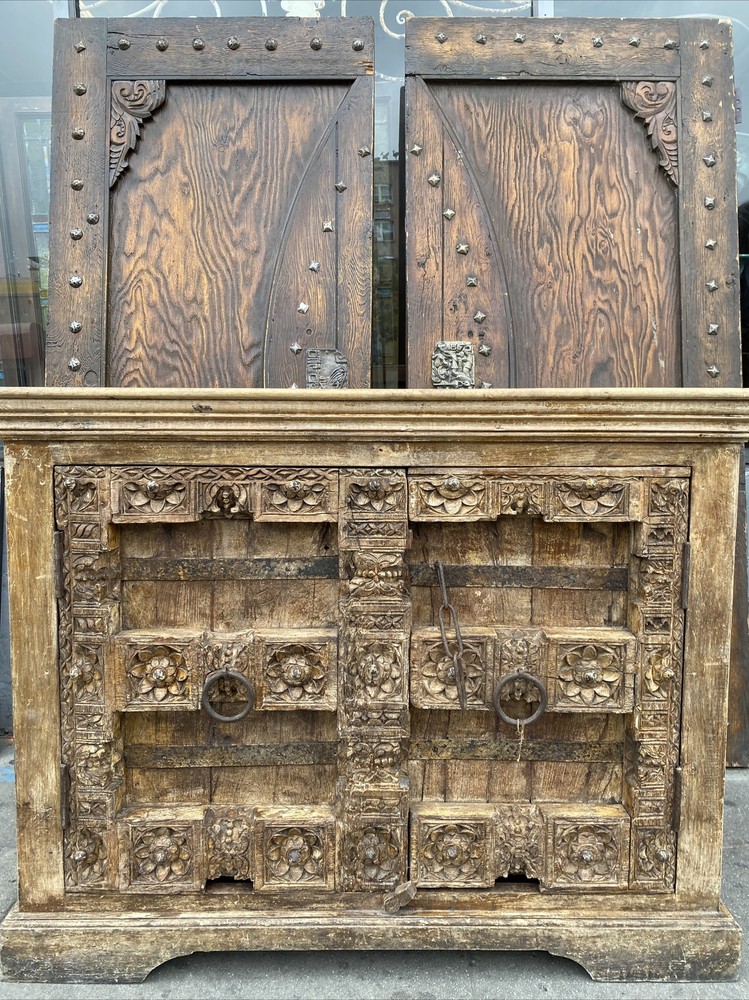 old moroccan style cabinet 47×24